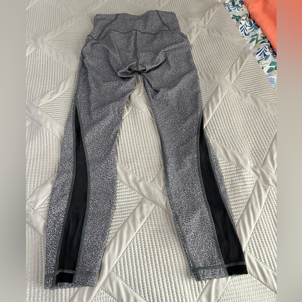 Lululemon Align High-Rise leggings with Mesh – Size 4 – Heathered Grey - Picture 3 of 5